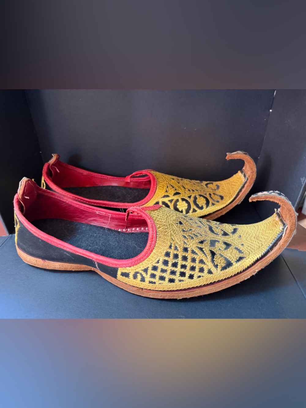Traditional Babouche Pointed Curled Embroidered Gold/Red Men's Slip-On Shoes 10